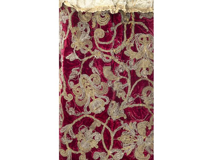 
 Torah mantle. [Italy, probably Padua], 1744-1745.


 Embroidery of coiled gold- and silver-colored metal thread on wine-red