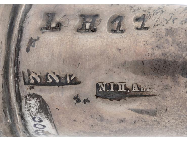 
 זוג "רימונים" לספר תורה. אמשטרדם, הולנד, [1750-1770 בקירוב].


 כסף יצוק, רקוע, מקודח וחקוק (אינם חתומים. על הרגל