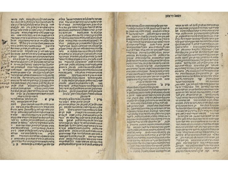 
 ספר העקרים, עיקרי האמונה היהודית, מאת רבי יוסף אלבו. שאלוניקי, ללא שם מדפיס (ראו להלן), רפ"א [1520].


 בדף השער מופיע
